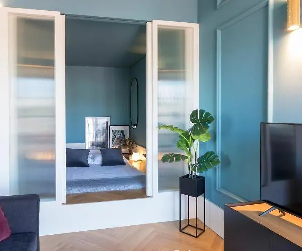 Hm - Infante Riverside N