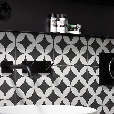 Hm - Infante Riverside N