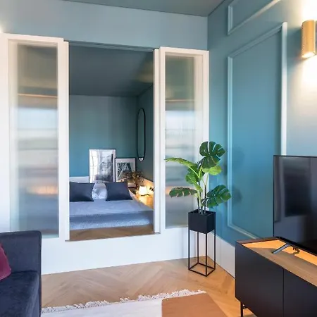 Hm - Infante Riverside N